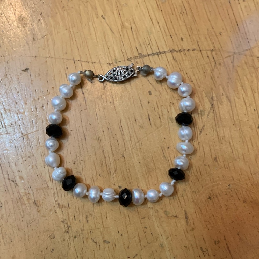 Genuine pearl bracelet